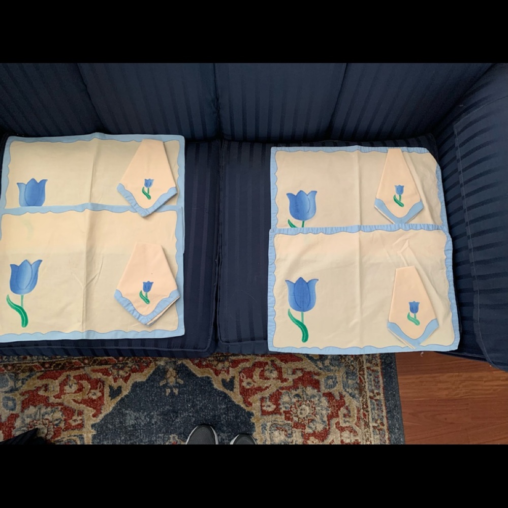 4 OF GRANDMA’S PLACEMATS WITH NAPKINS